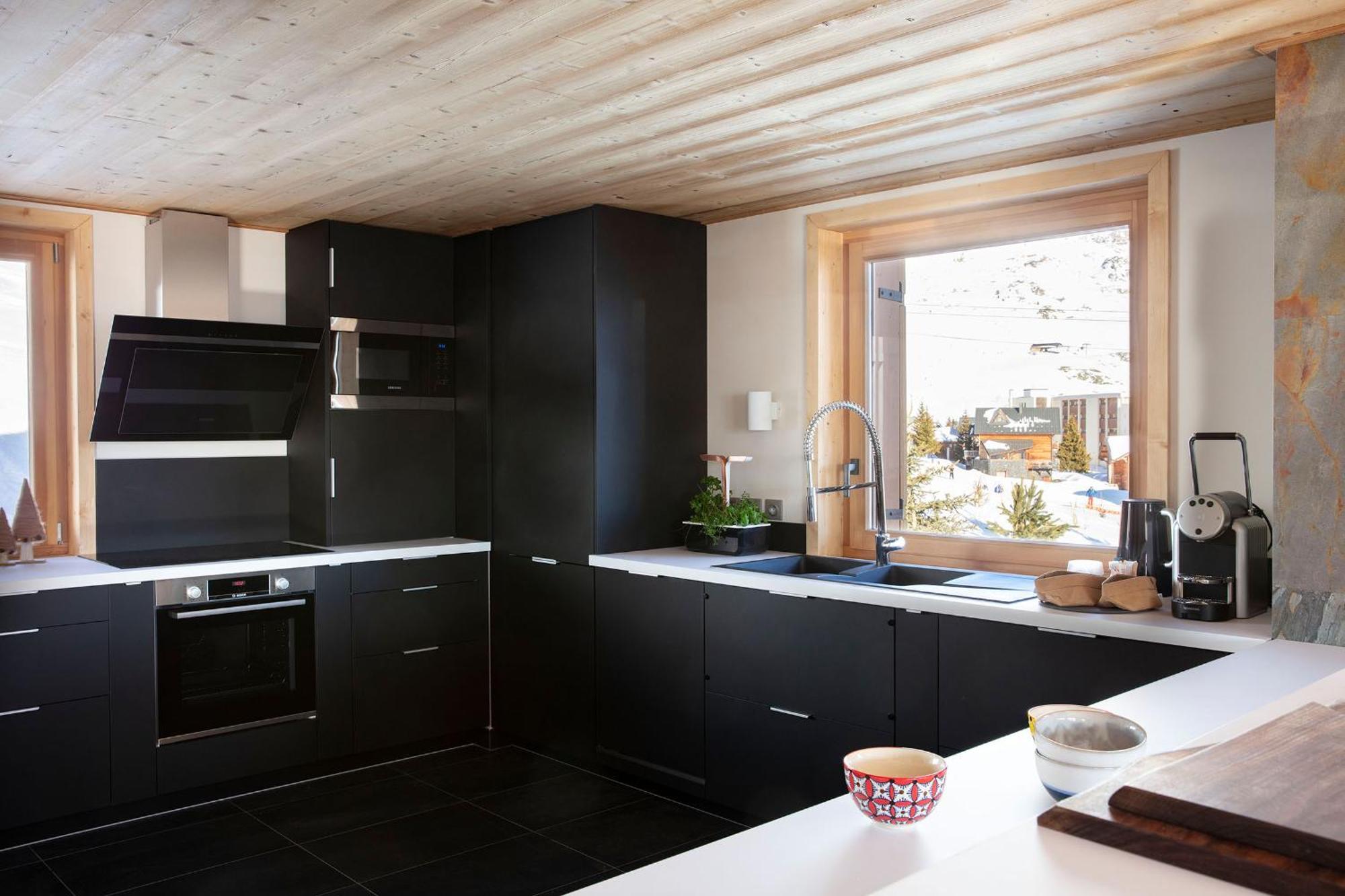 Grandes Rousses Hotel & Spa Alpe d'Huez Dış mekan fotoğraf A modern kitchen